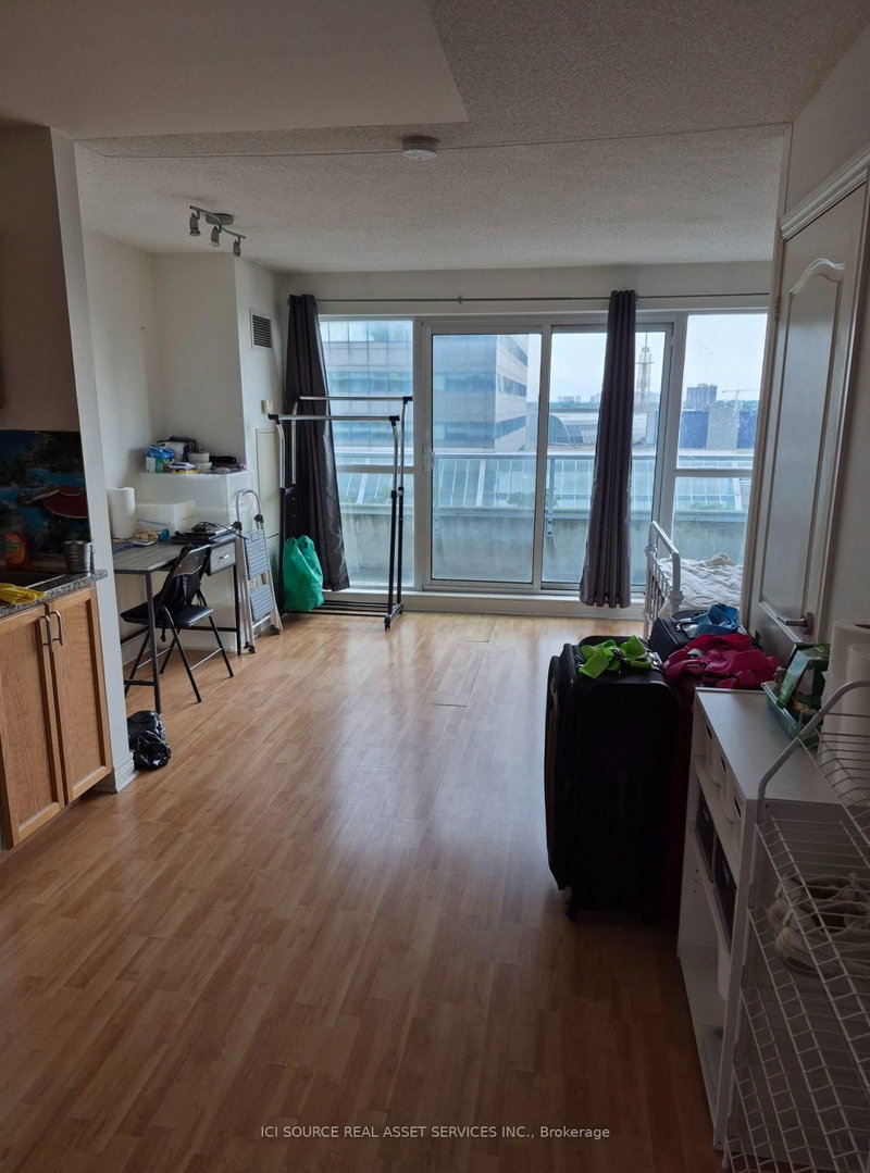 home for lease on 614-70 Town Centre Court