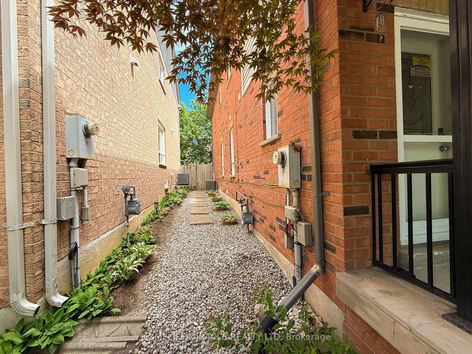29 Hemans Ajax,ON L1T 4B9 — Photo 8
