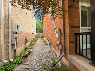 29 Hemans Ajax,ON L1T 4B9 — Photo 8