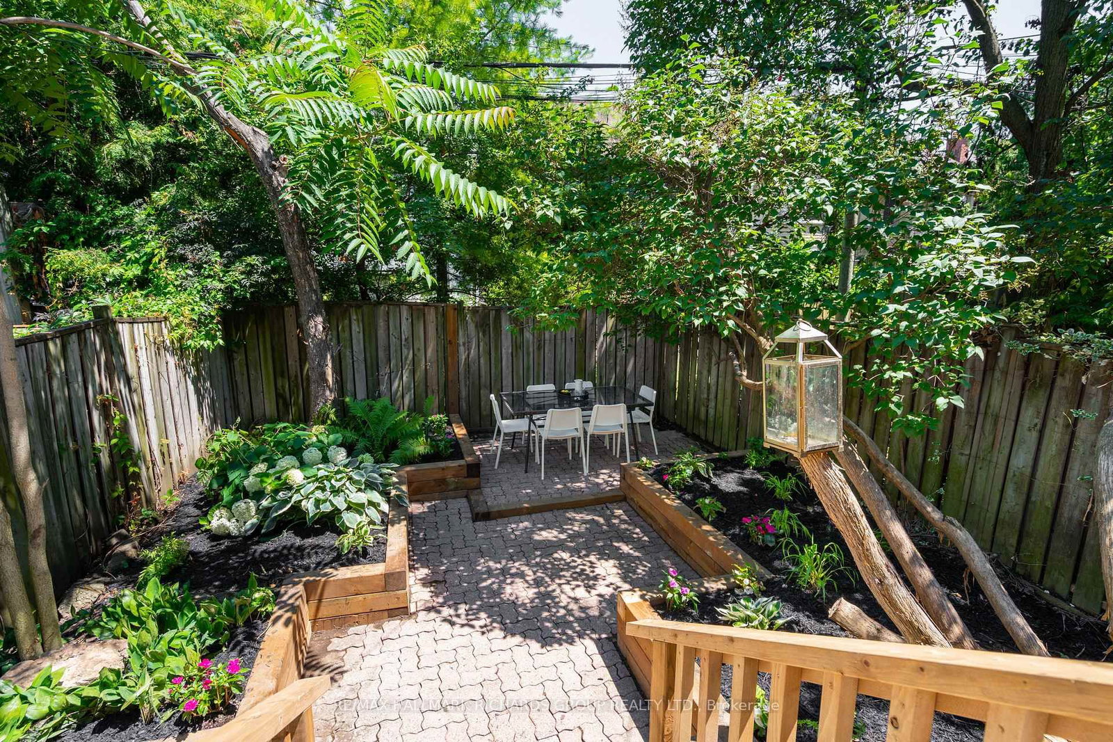 21 Bertmount Avenue • Toronto, ON photo 23