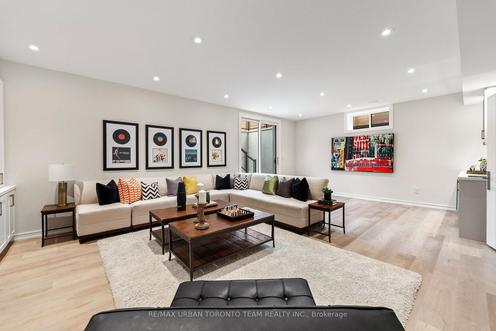 4 Drake Crescent • Toronto, ON photo 36