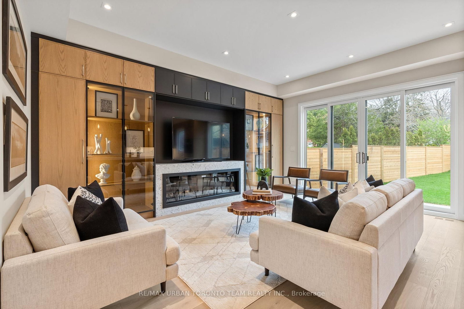 4 Drake Crescent • Toronto, ON photo 9