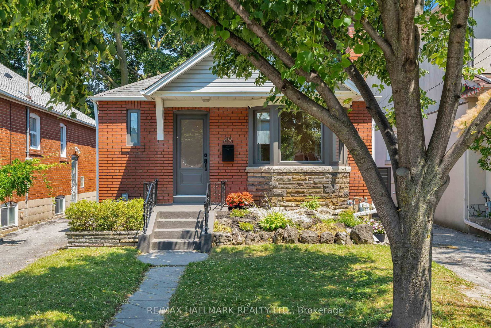 Detached House for sale at 49 Binswood Avenue, Toronto, Ontario, M4C 3N6 - Danforth Village-East York - MLS: E13561512