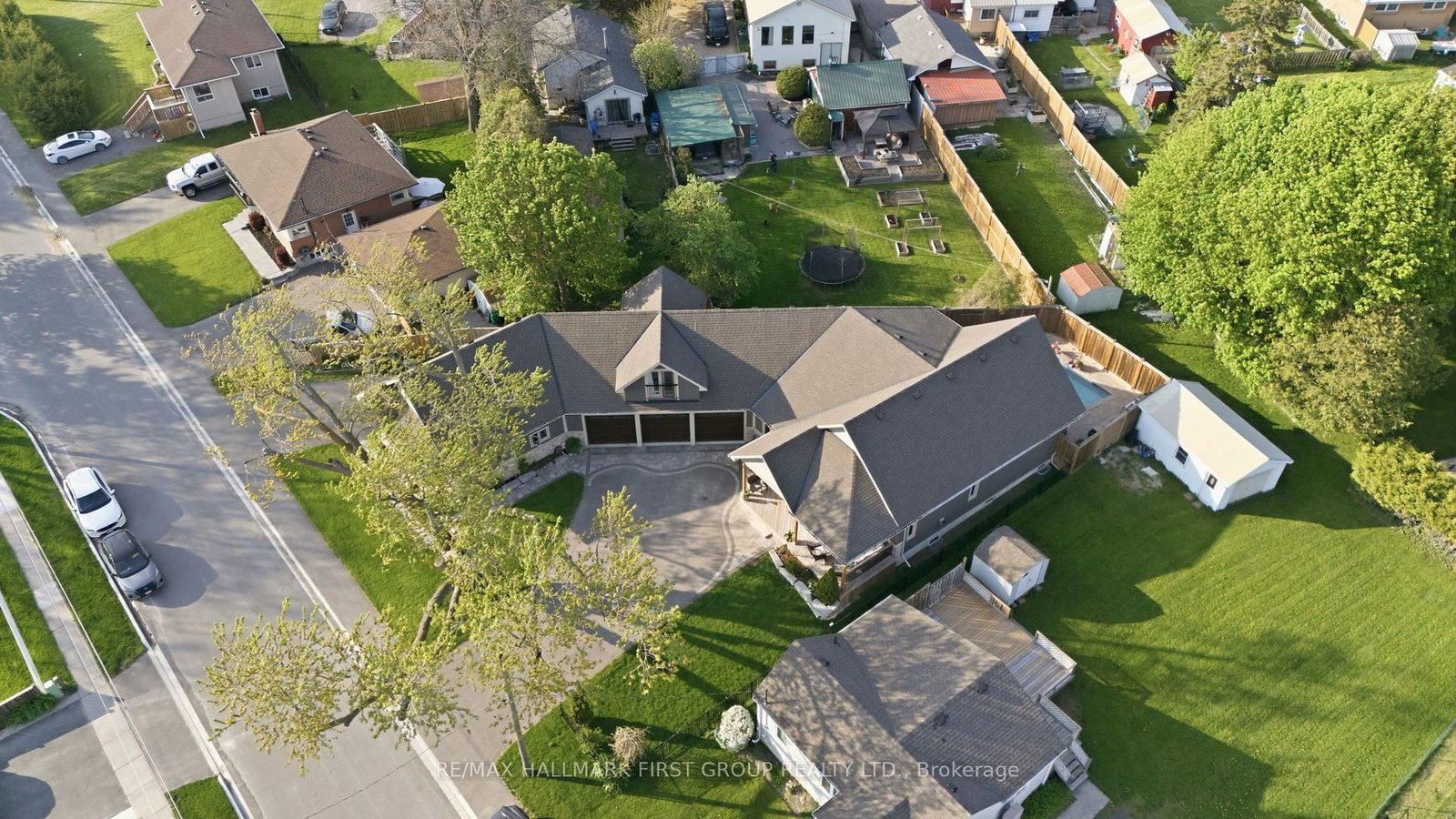 53 Brown Street • Clarington, ON photo 2