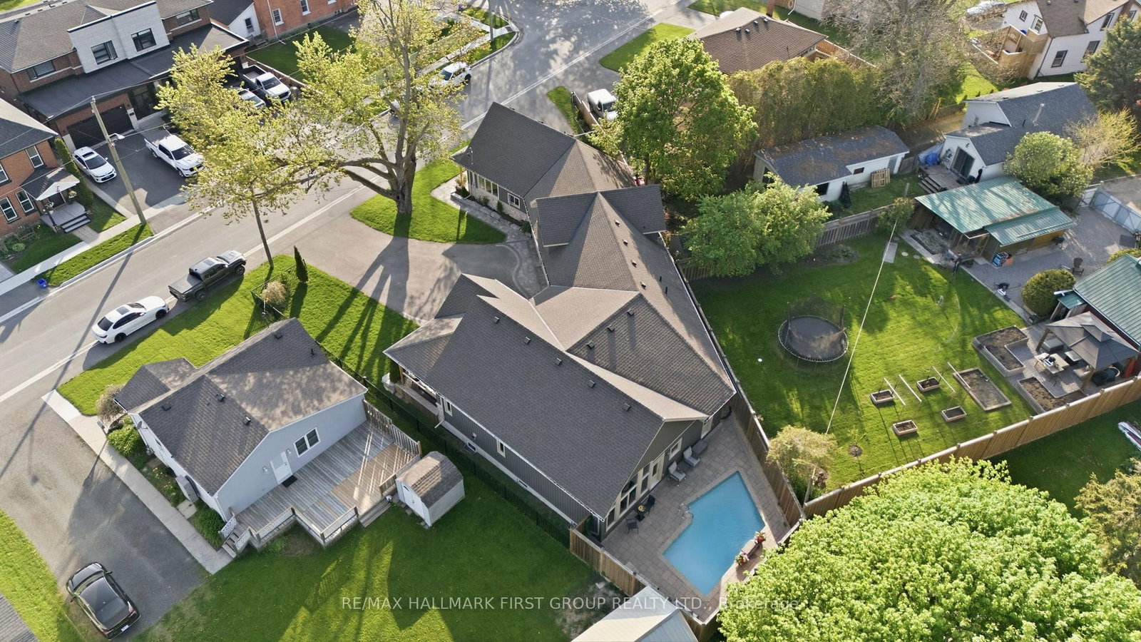 53 Brown Street • Clarington, ON photo 3