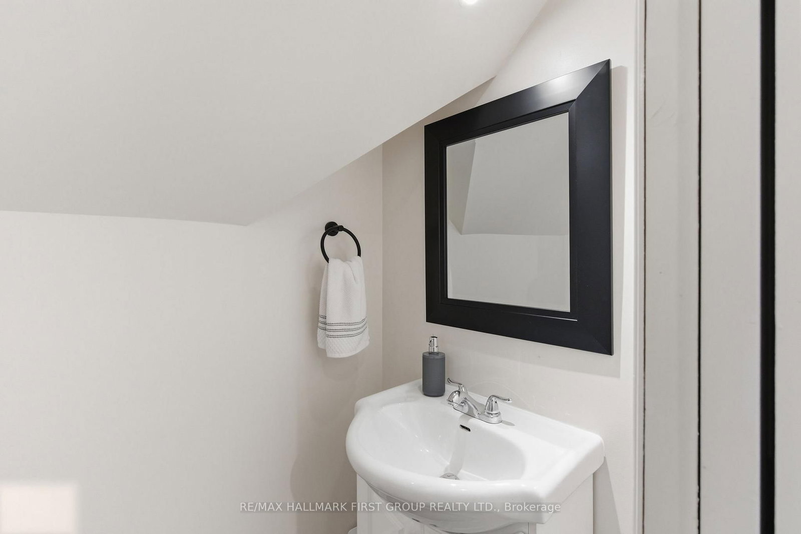 53 Brown Street • Clarington, ON photo 44