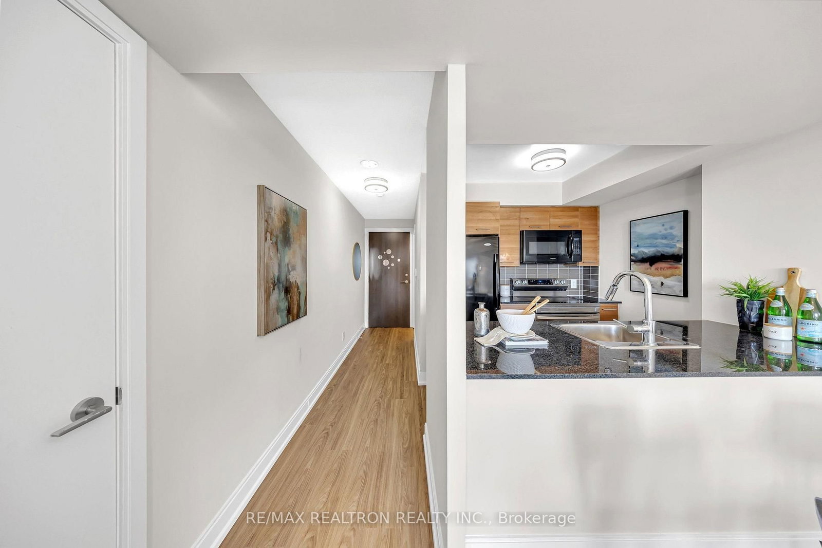 135 Village Green Square • #2022 • Toronto, ON photo 8