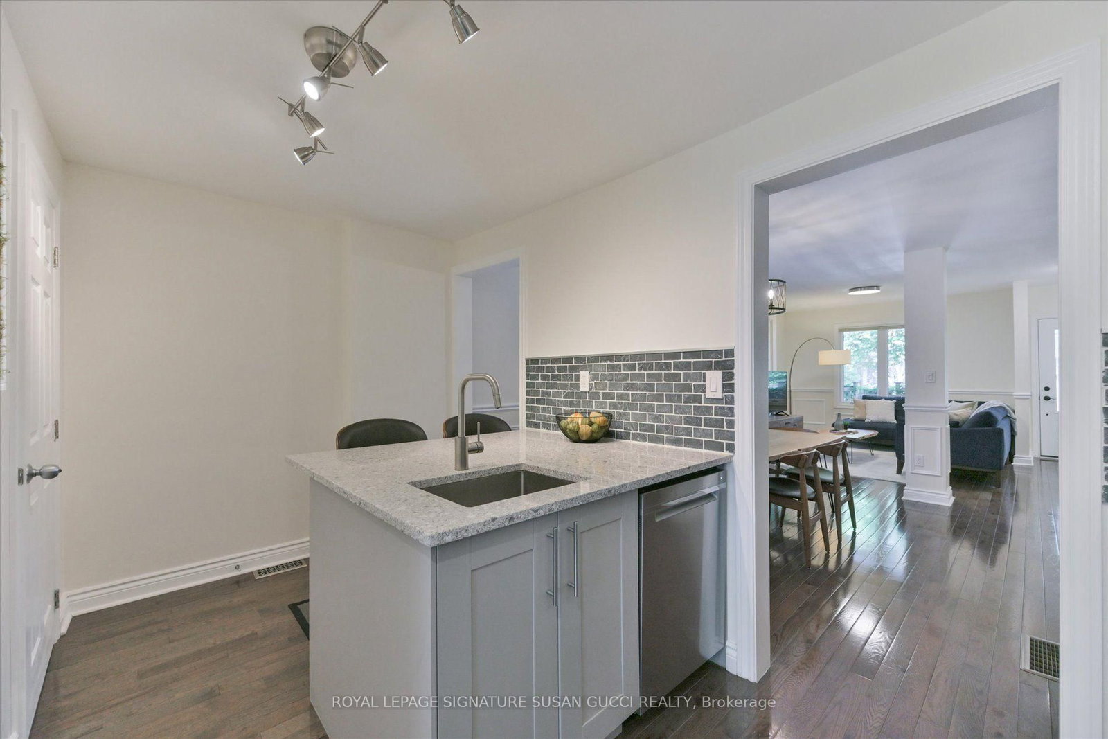 918 Greenwood Avenue • Toronto, ON photo 13