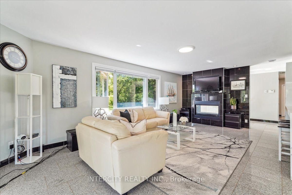 3505 Cochrane Street • Whitby, ON photo 13