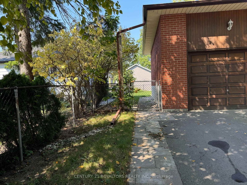 Bsmt - 404 Trent Street W