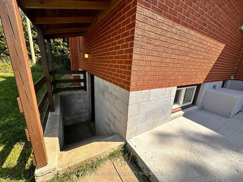 Bsmt - 404 Trent Street W