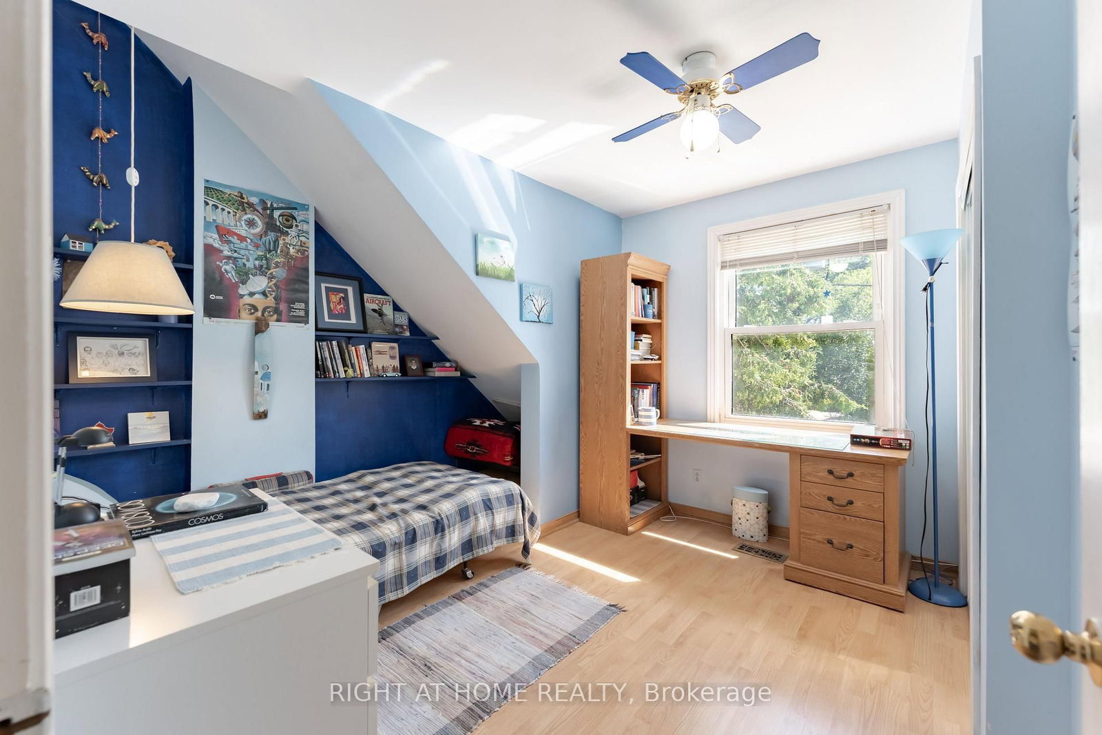 30 Allister Avenue • Toronto, ON photo 15