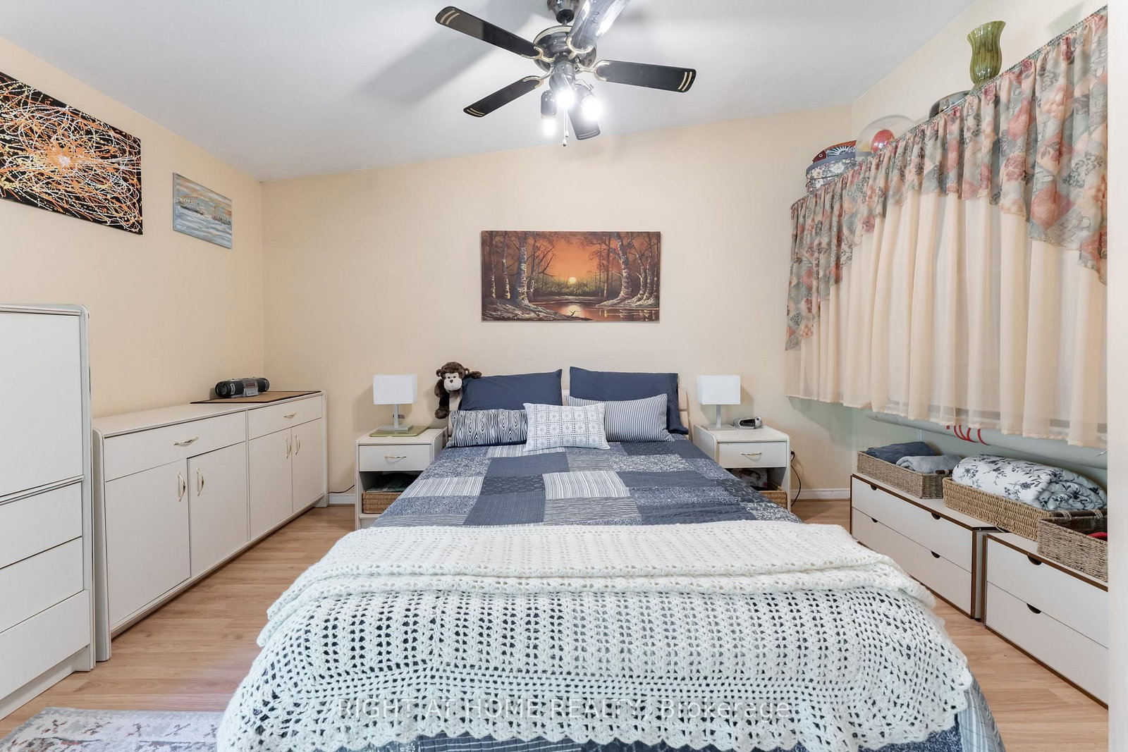 30 Allister Avenue • Toronto, ON photo 19