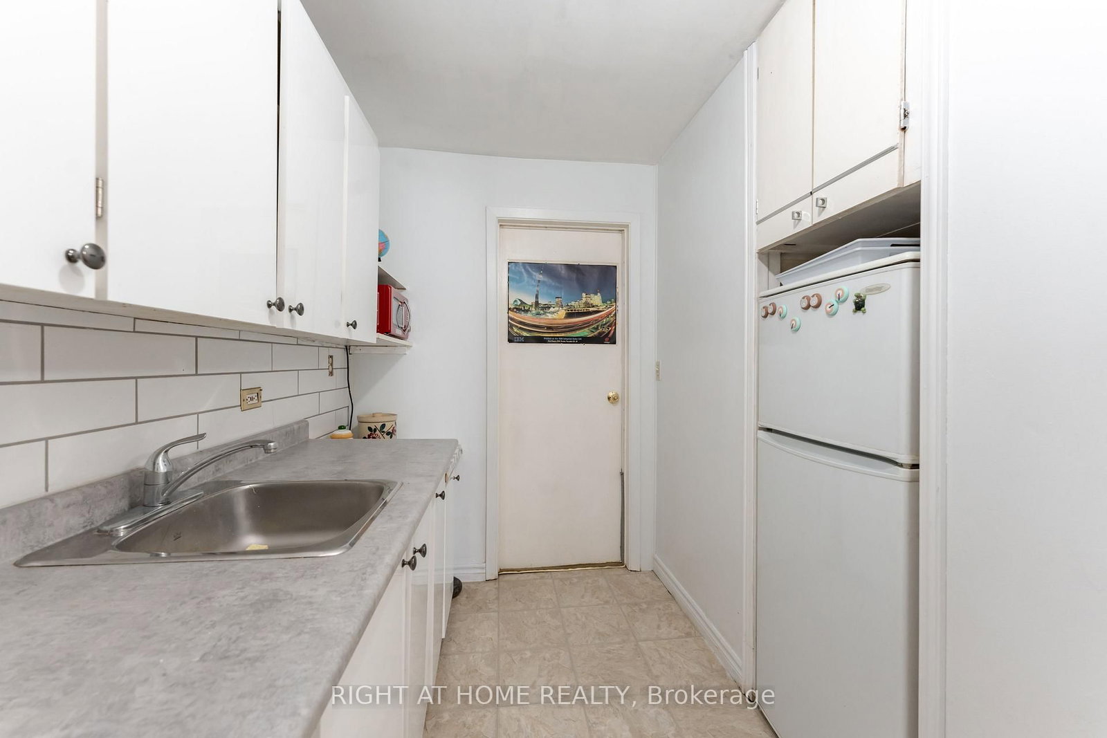 30 Allister Avenue • Toronto, ON photo 28