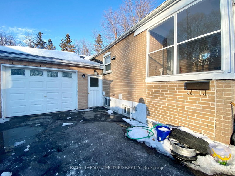Bsmt - 30 Blakemanor Boulevard