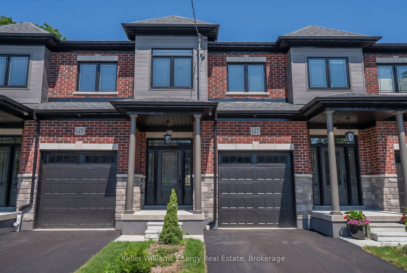 127 Hickory Street N • Whitby, ON photo 2