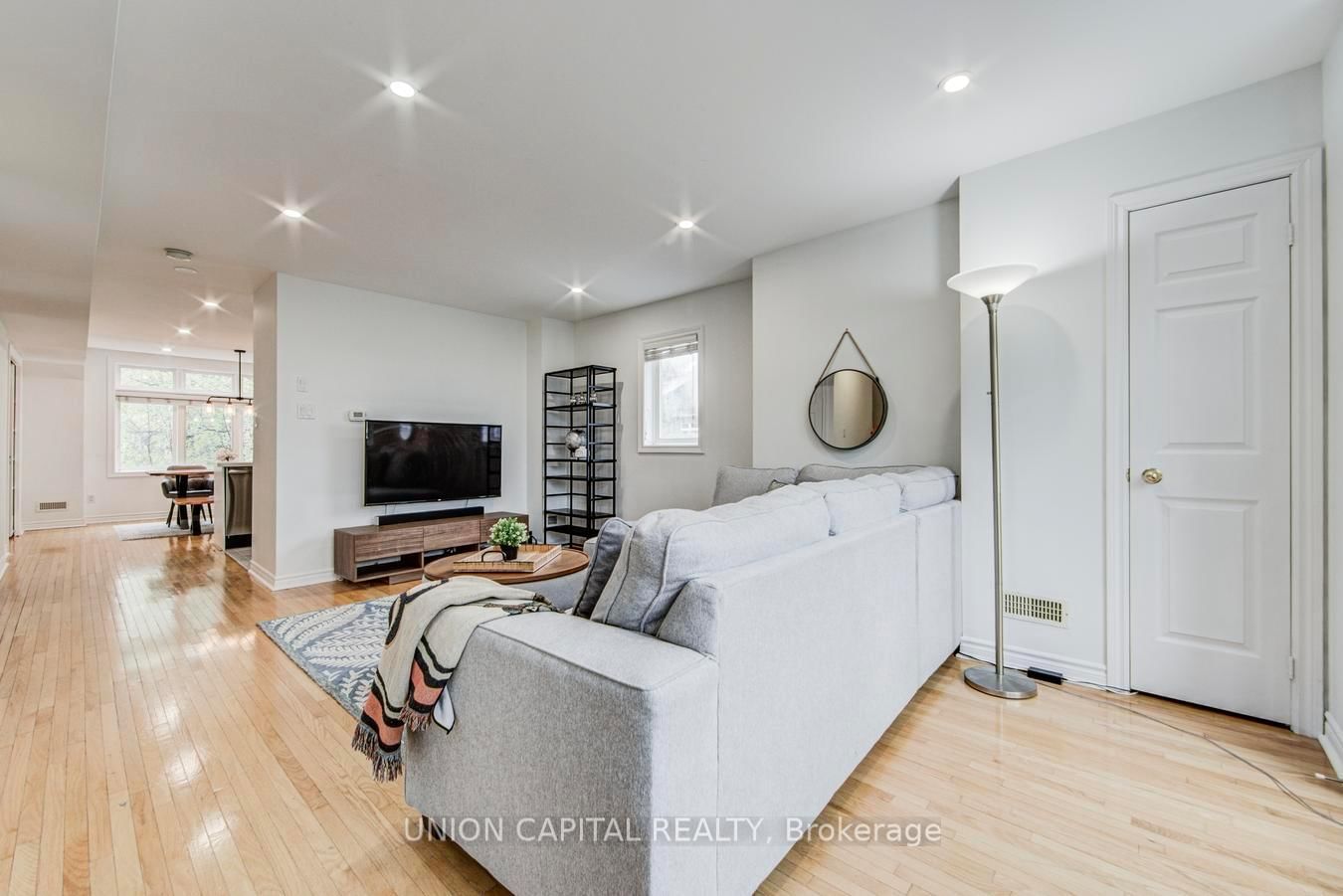 1 Bastedo Avenue • #8 • Toronto, ON photo 10