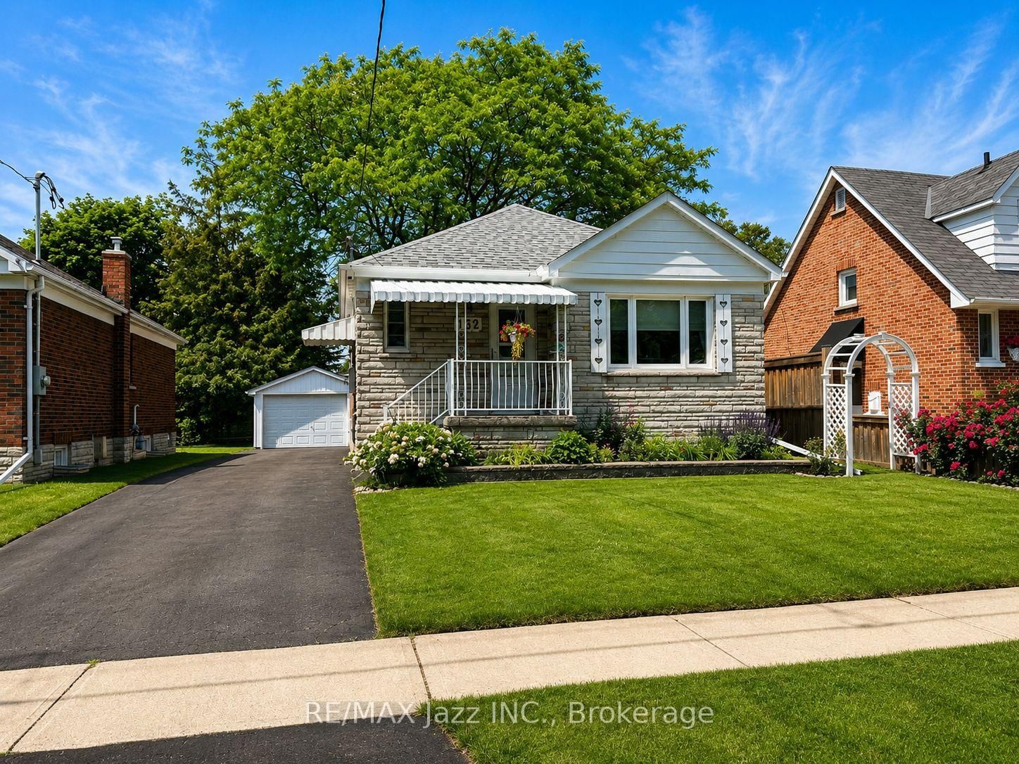 132 Highland Avenue • Oshawa, ON photo 1