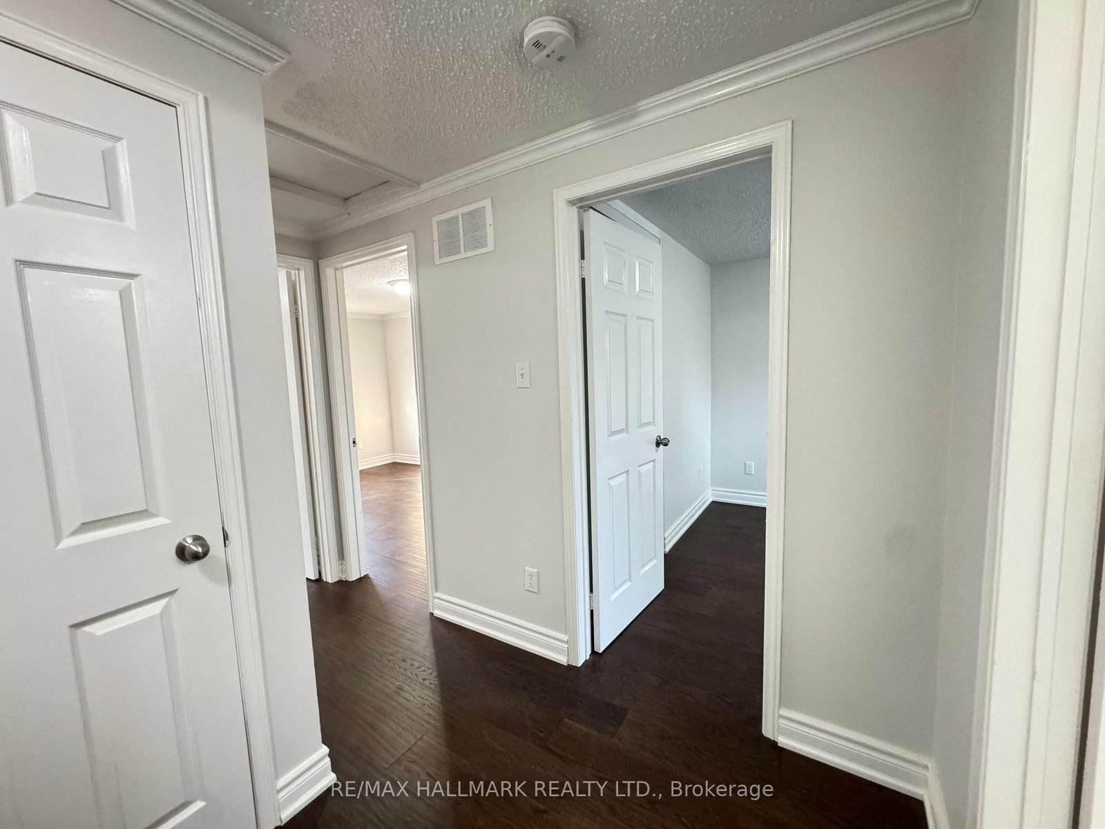 23 Lachlan Drive • Ajax, ON photo 10