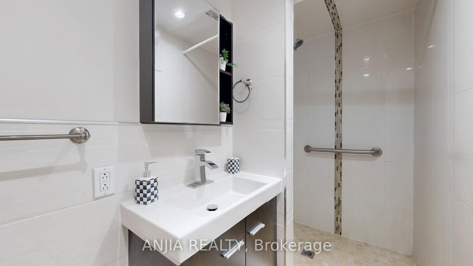 691 Greenwood Avenue • Toronto, ON photo 13