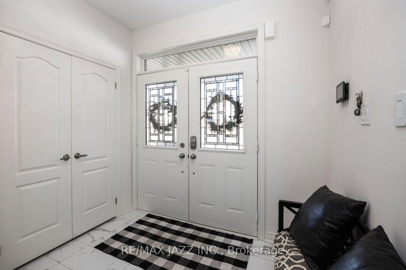 UPPER - 131 Courtney Street