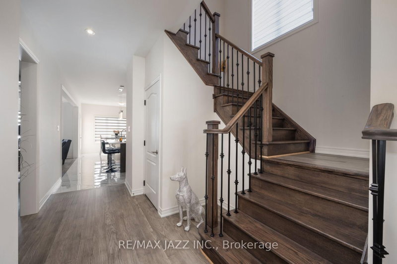 UPPER - 131 Courtney Street