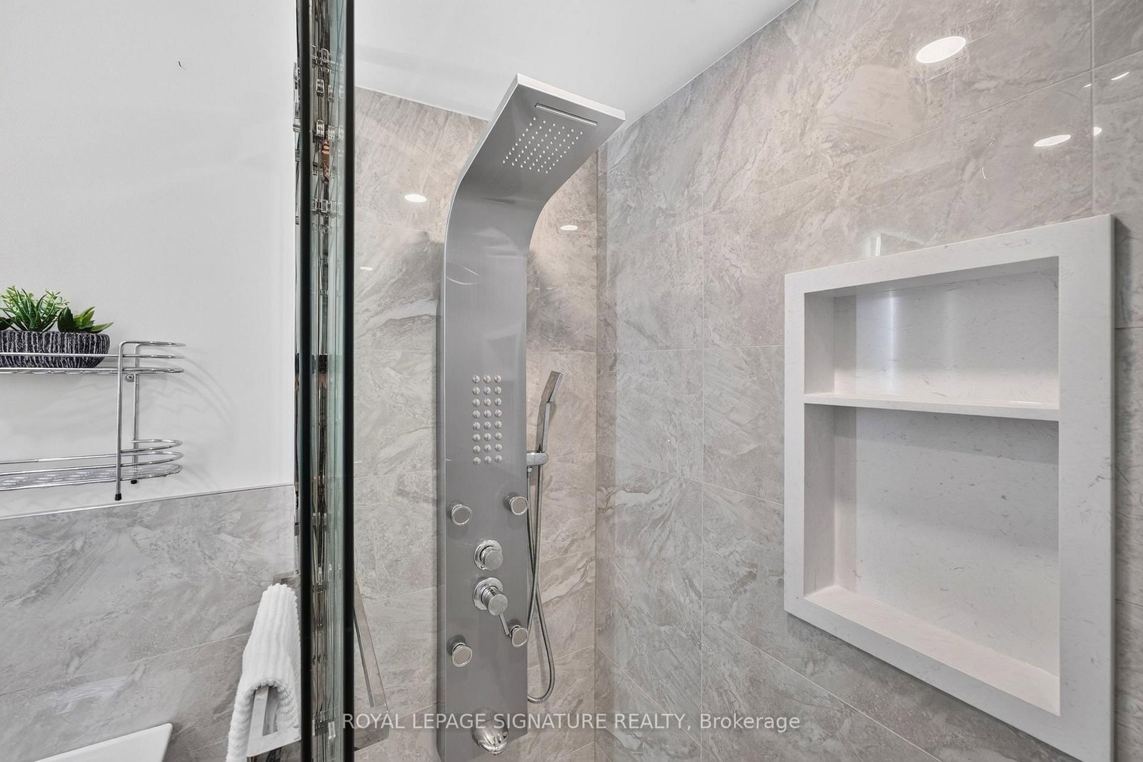 1642 Pepperwood Gate • Pickering, ON photo 29