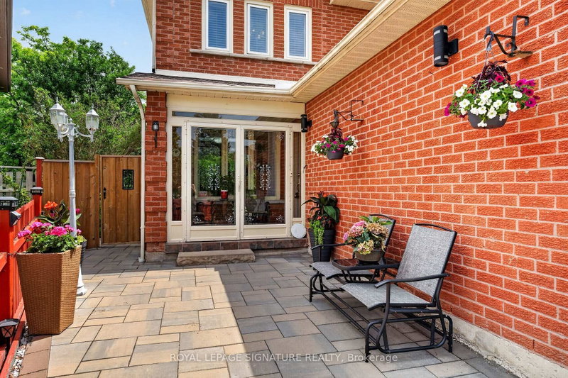 1642 Pepperwood Gate