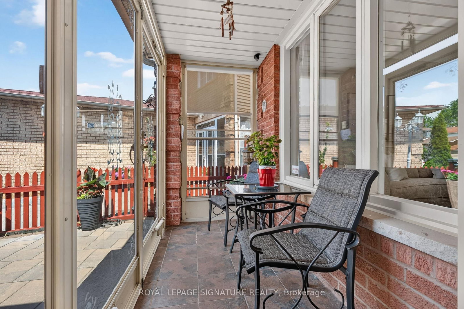 1642 Pepperwood Gate • Pickering, ON photo 5