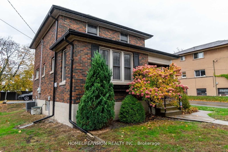 123 Mary St E photo 2