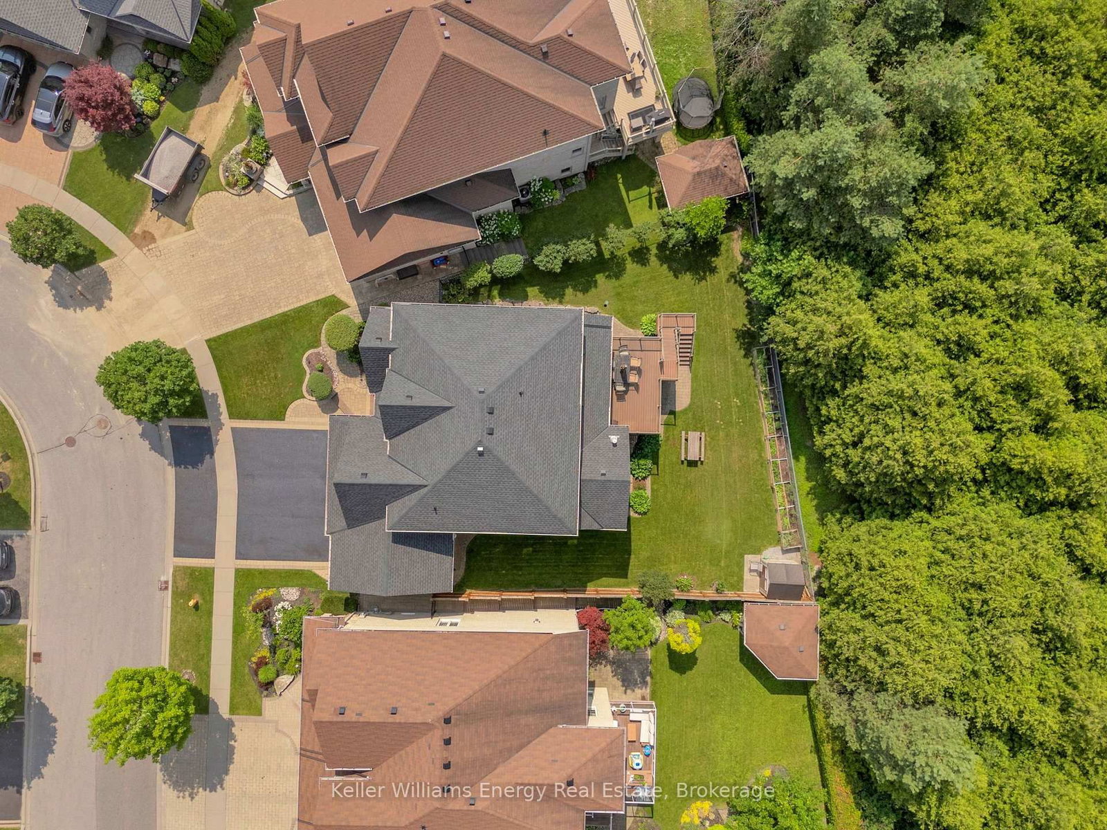 2338 Pindar Crescent • Oshawa, ON photo 3
