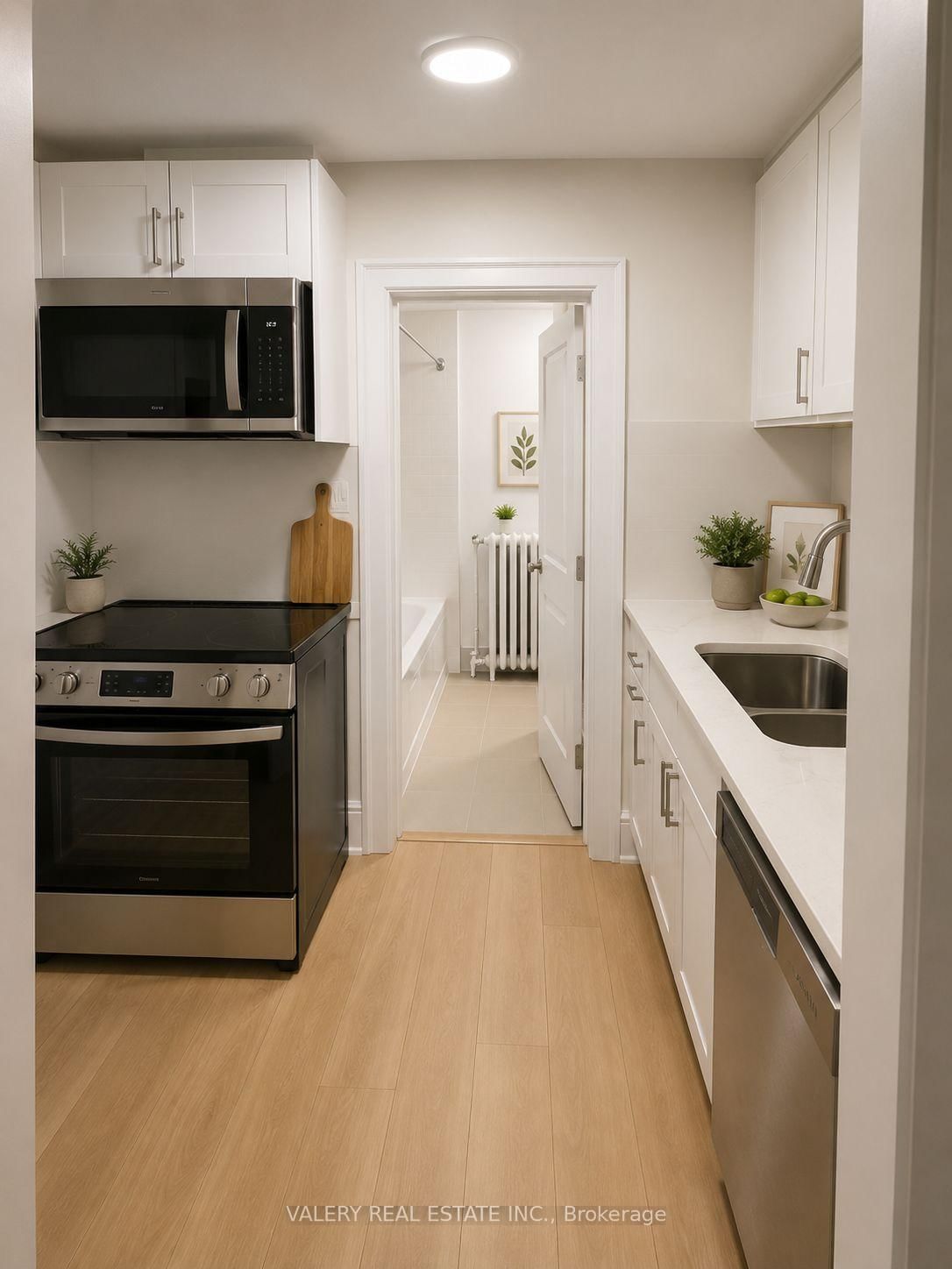 7-2402 Queen Street, Toronto, ON, photo 2