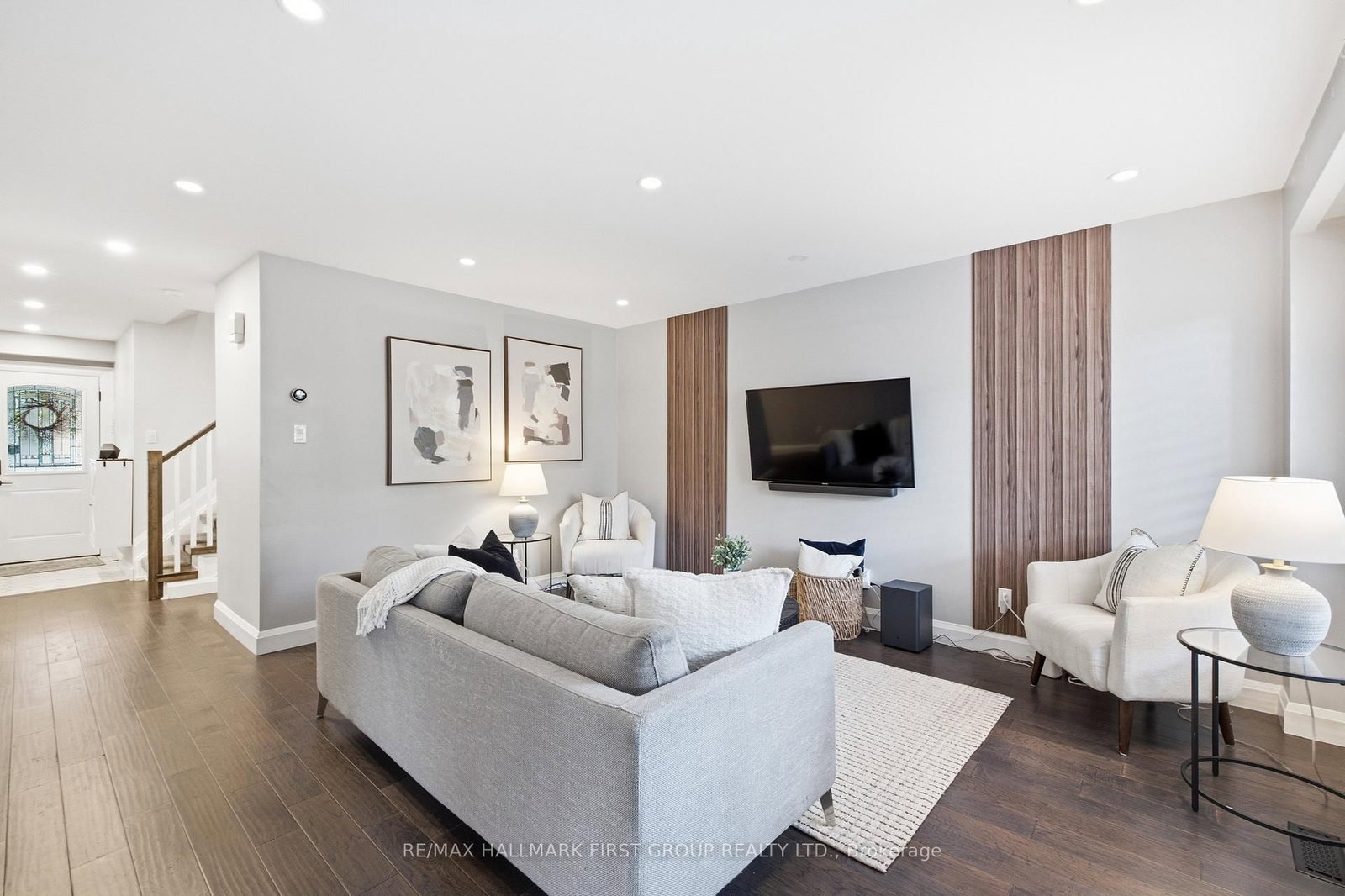 1896 New Street • Pickering, ON photo 17