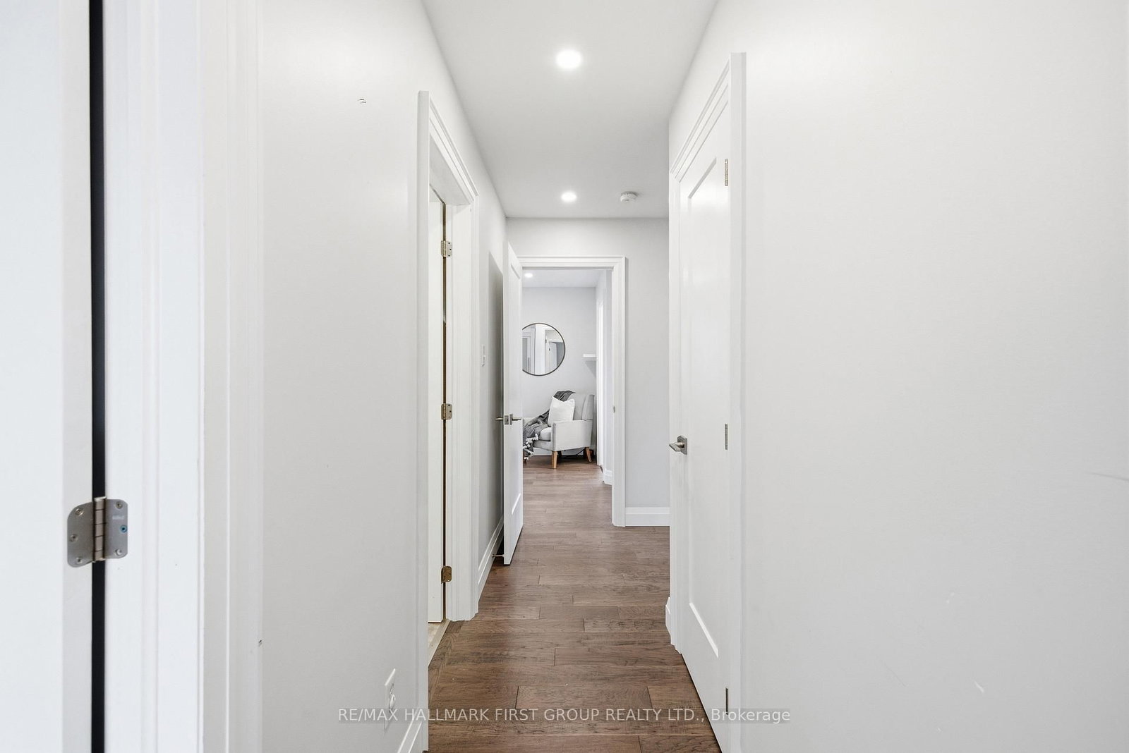 1896 New Street • Pickering, ON photo 27