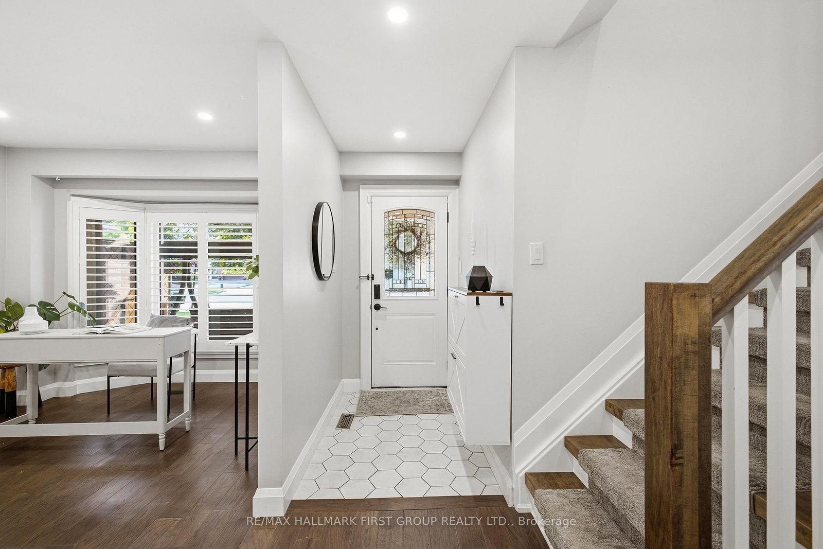 1896 New Street • Pickering, ON photo 8