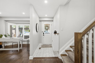 1896 New Street • Pickering, ON photo 8