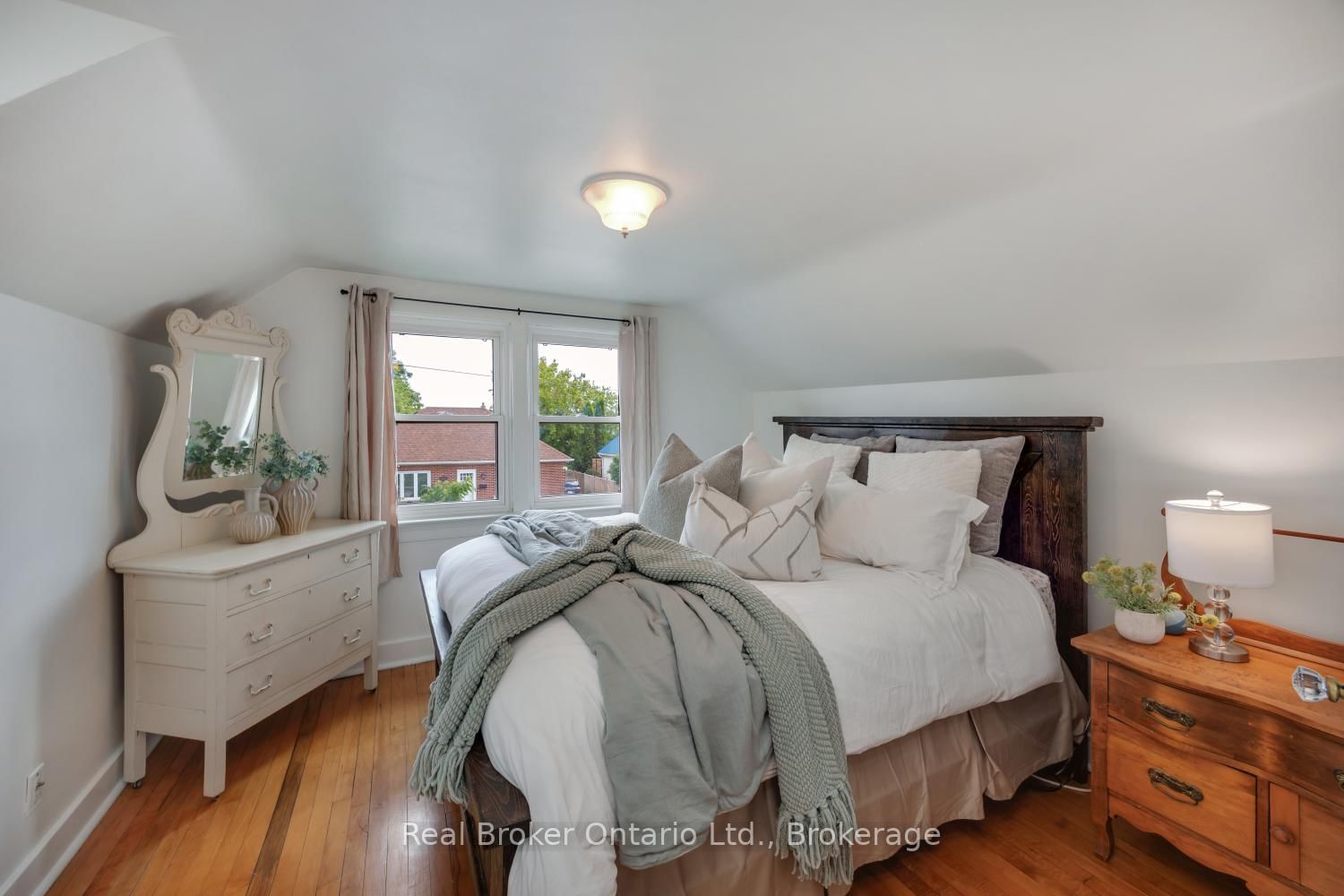 248 Mitchell Avenue • Oshawa, ON photo 16
