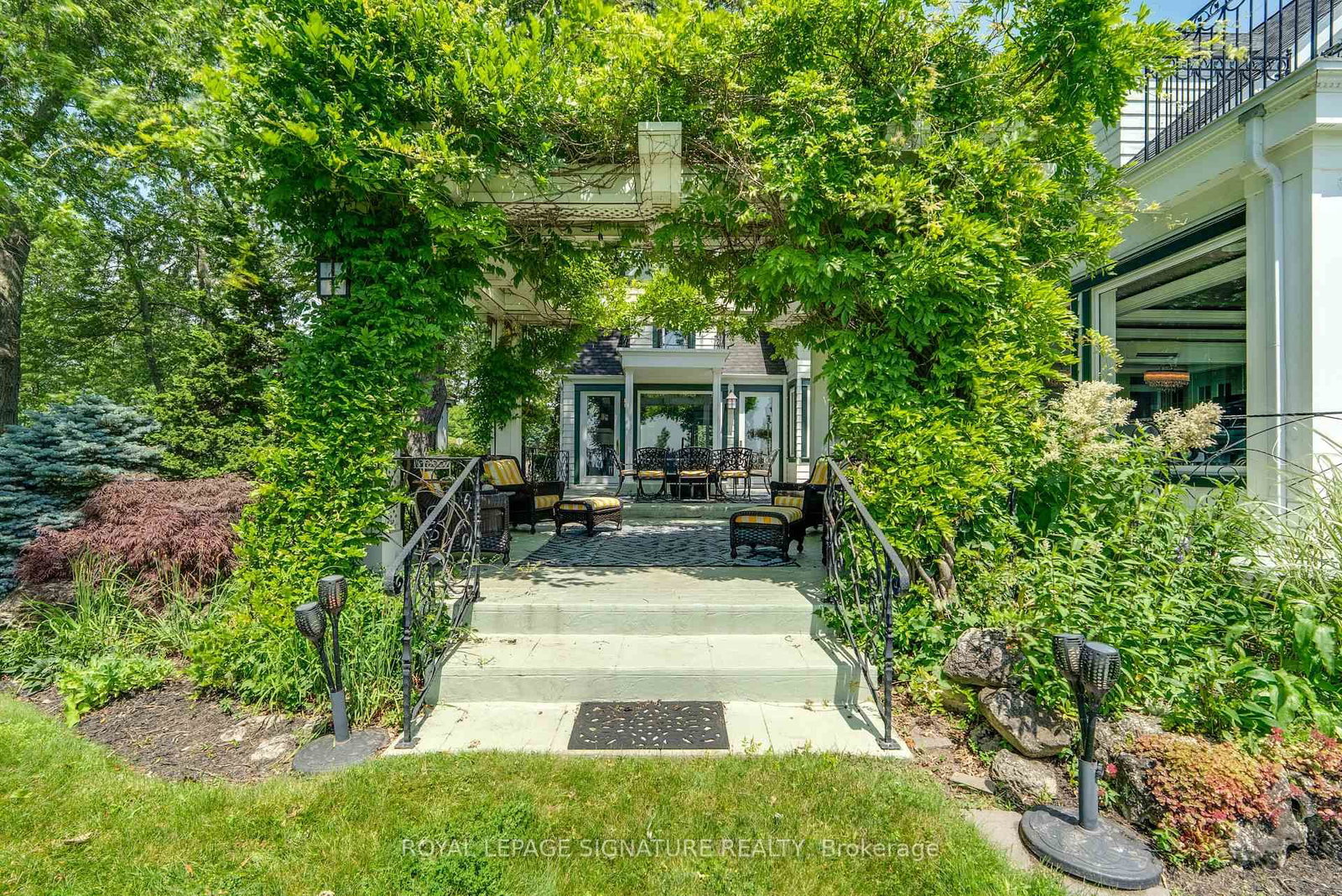 220 Greyabbey Trail • Toronto, ON photo 41