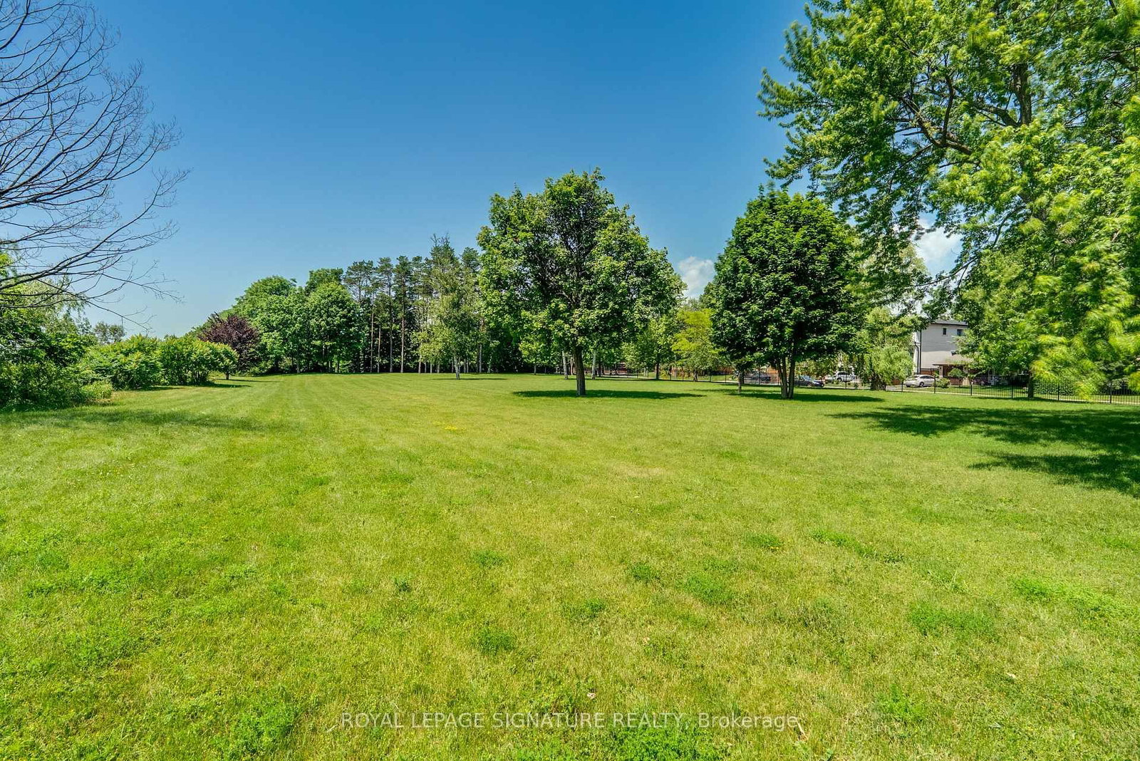 220 Greyabbey Trail • Toronto, ON photo 45