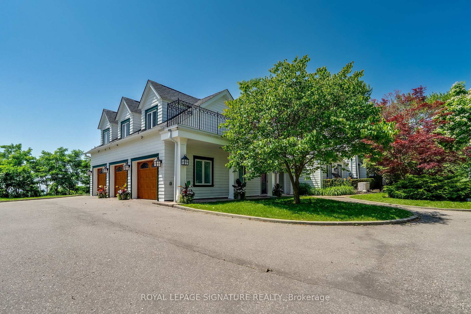 220 Greyabbey Trail • Toronto, ON photo 47
