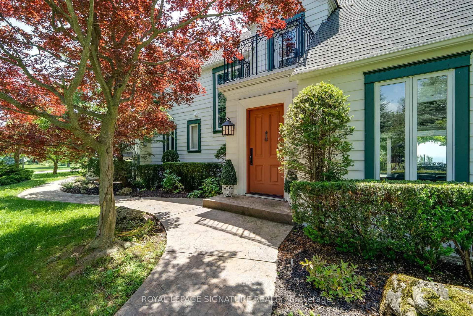 220 Greyabbey Trail • Toronto, ON photo 6