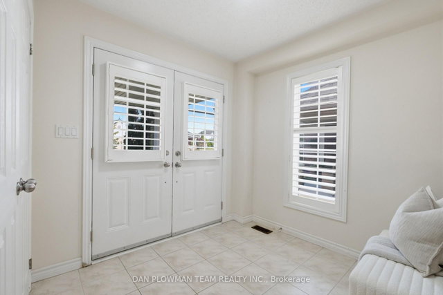 679 Oxbow Crescent