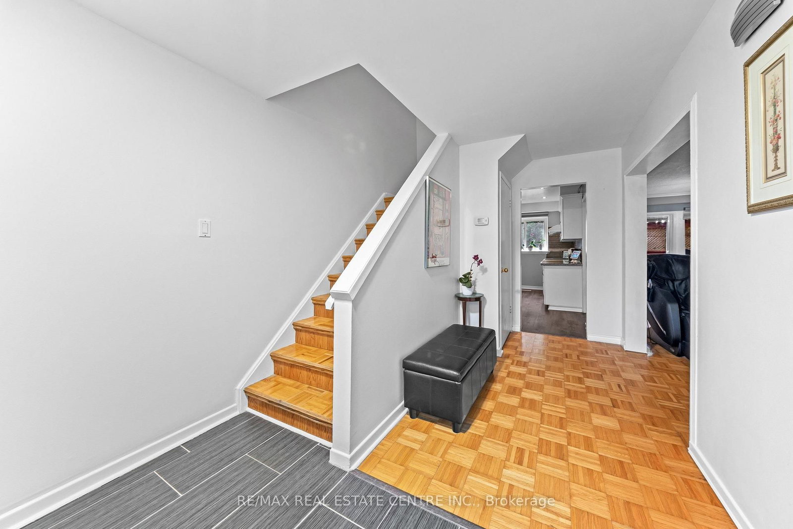 127 Lowry Square • Toronto, ON photo 6