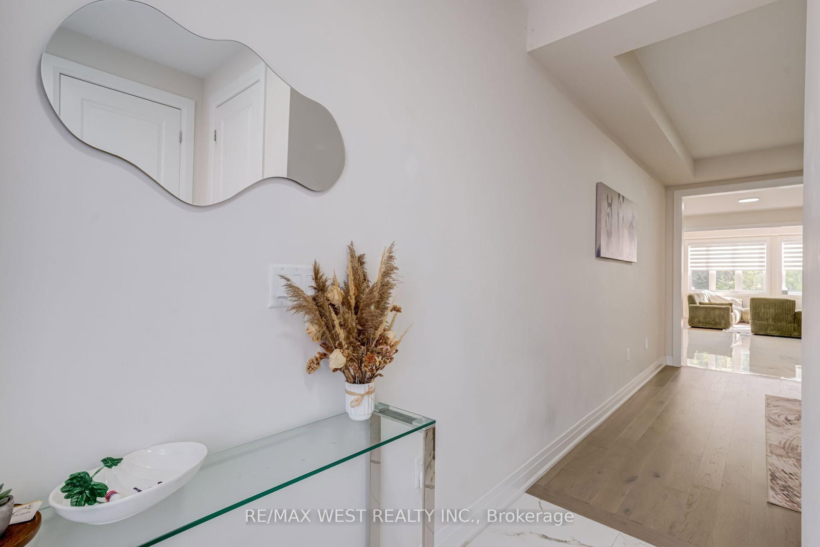 2688 Sapphire Drive • Pickering, ON photo 5