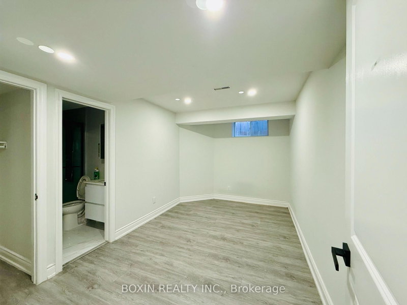 Basement Room 2 - 1 Adirondack Gate