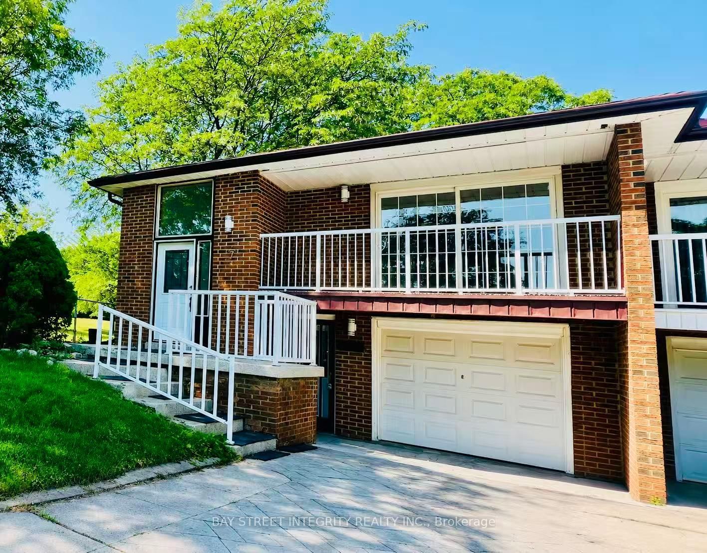 7 Snowhill Crescent, Toronto, ON