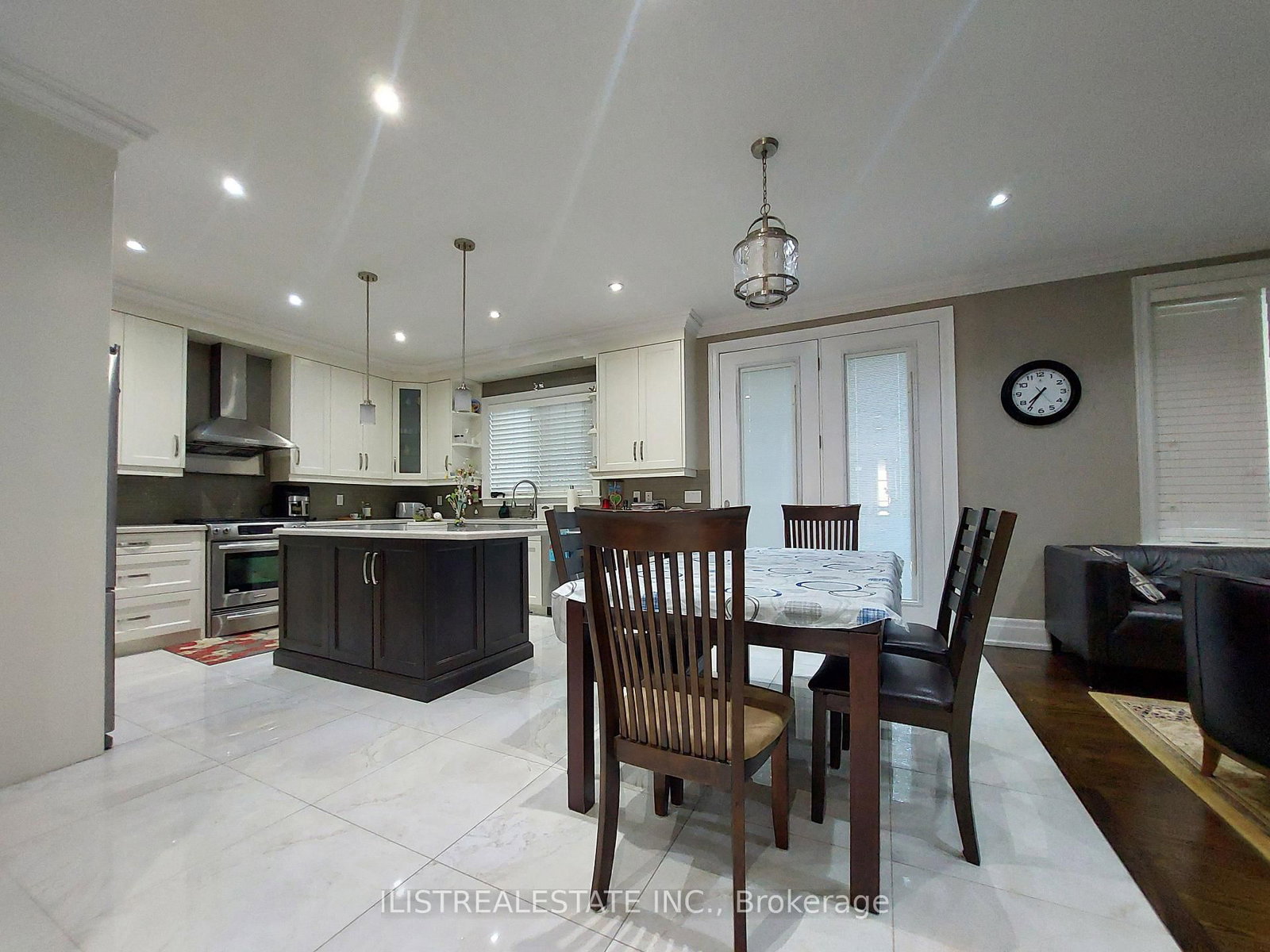 59 Princemere Crescent • Toronto, ON photo 8