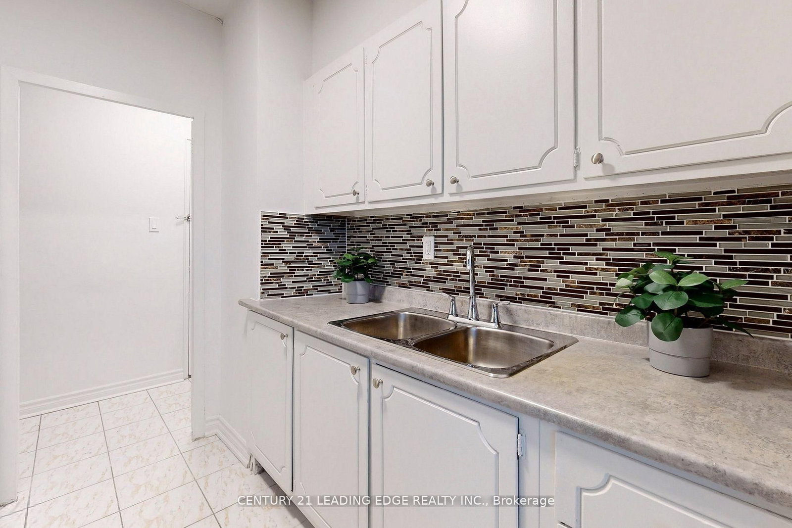 2245 E Eglinton Avenue • #1005 • Toronto, ON photo 19
