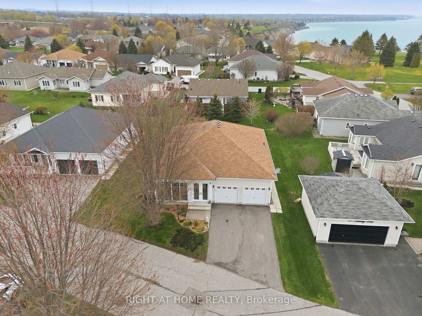5 Park Place Lane • Clarington, ON photo 3