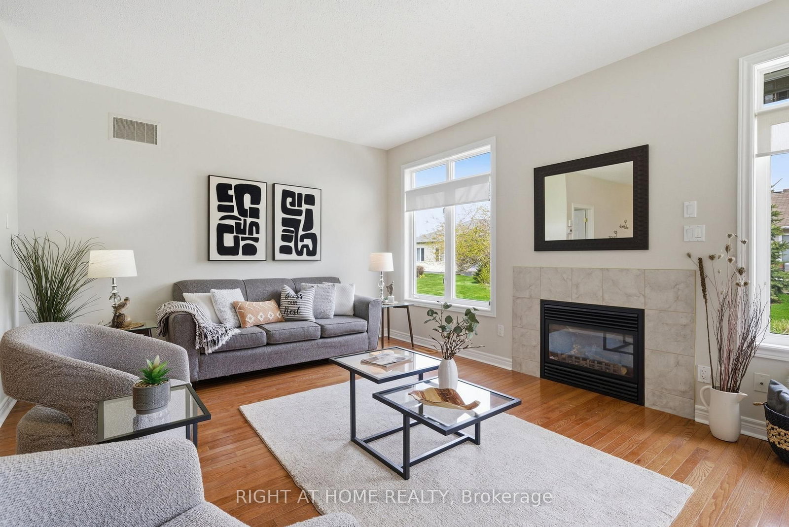 5 Park Place Lane • Clarington, ON photo 6